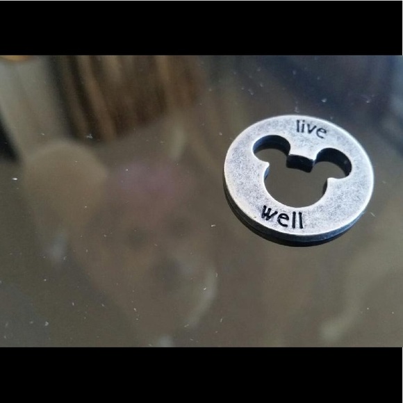 Meet your Posher - Picture 4 of 4